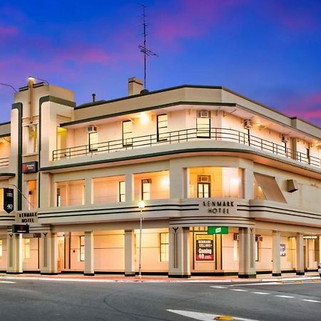 Hotel Renmark Bagian luar foto