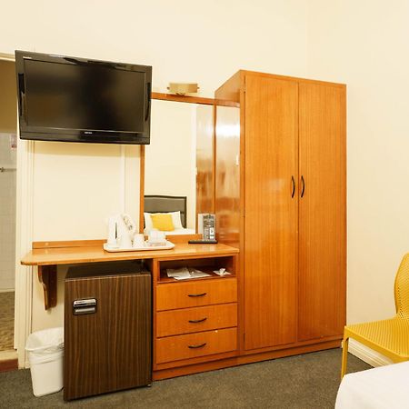 Hotel Renmark Bagian luar foto