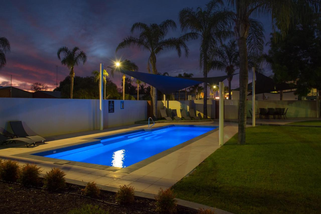 Hotel Renmark Bagian luar foto
