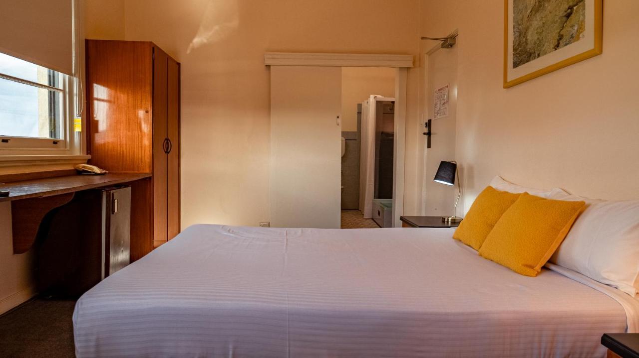Hotel Renmark Bagian luar foto