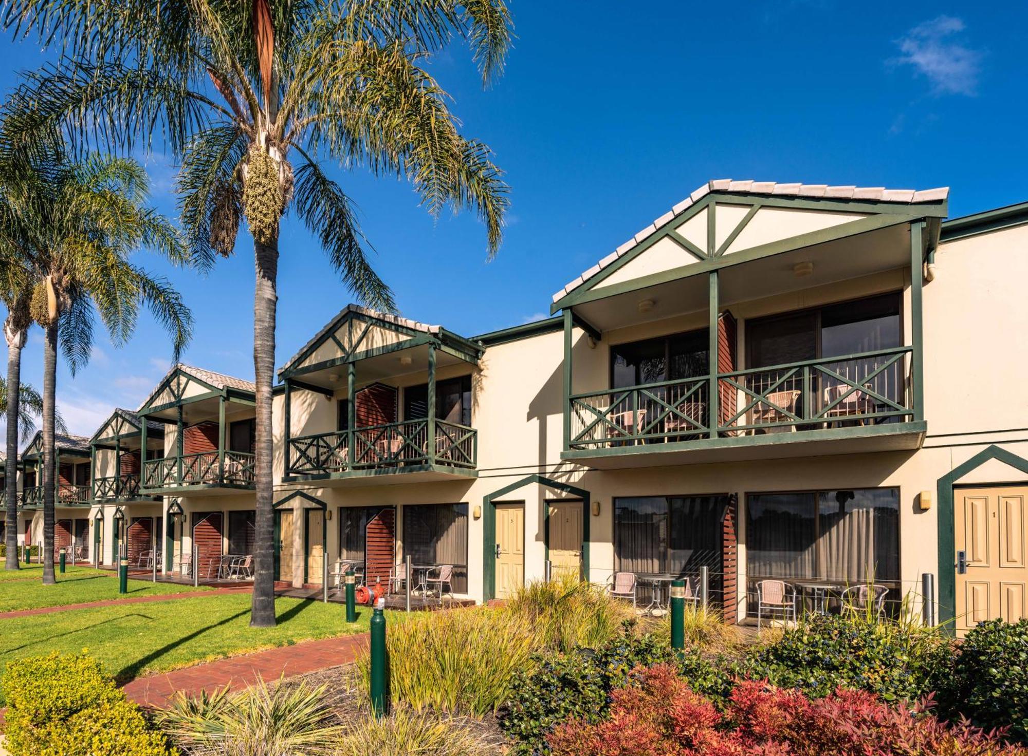 Hotel Renmark Bagian luar foto