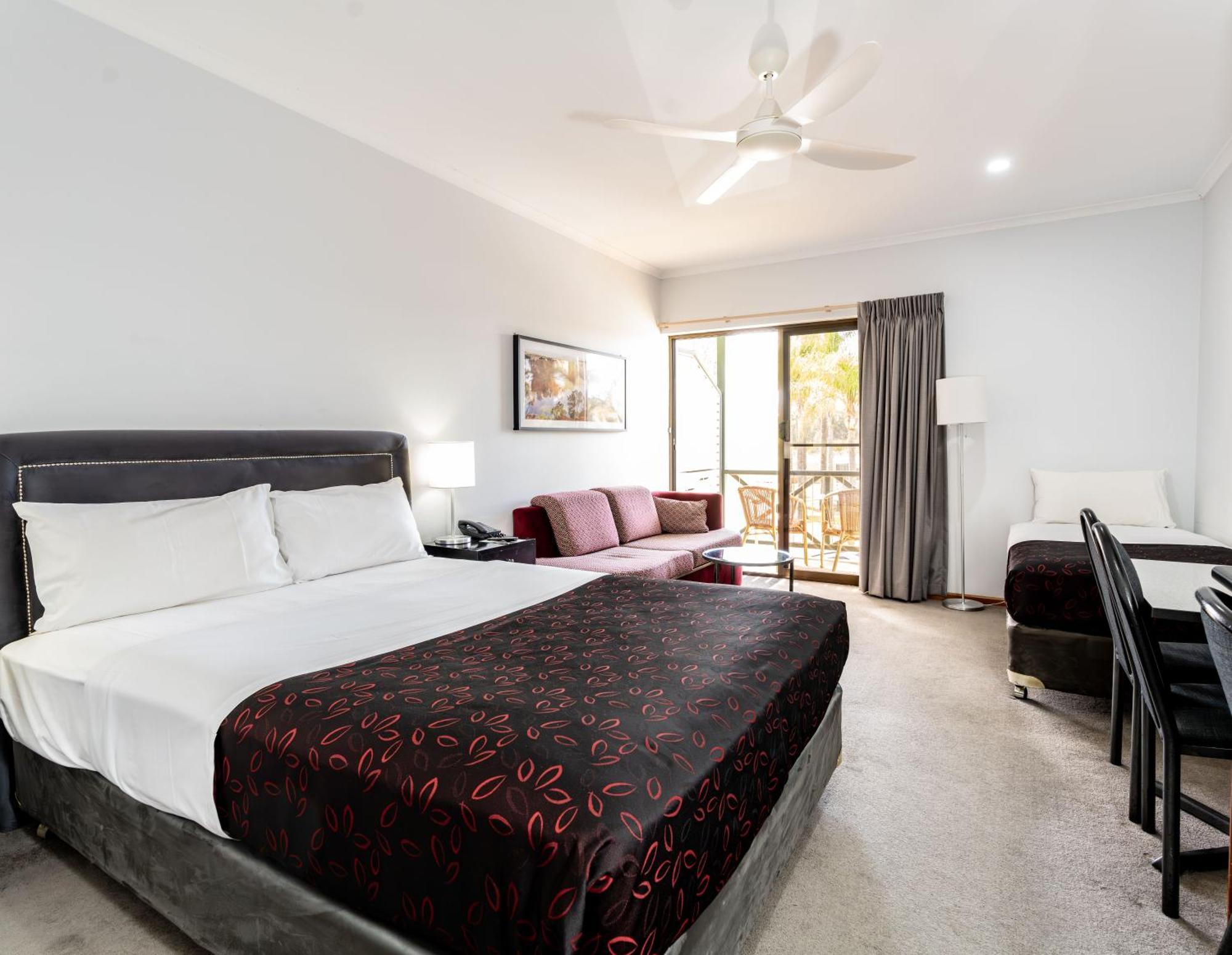 Hotel Renmark Bagian luar foto