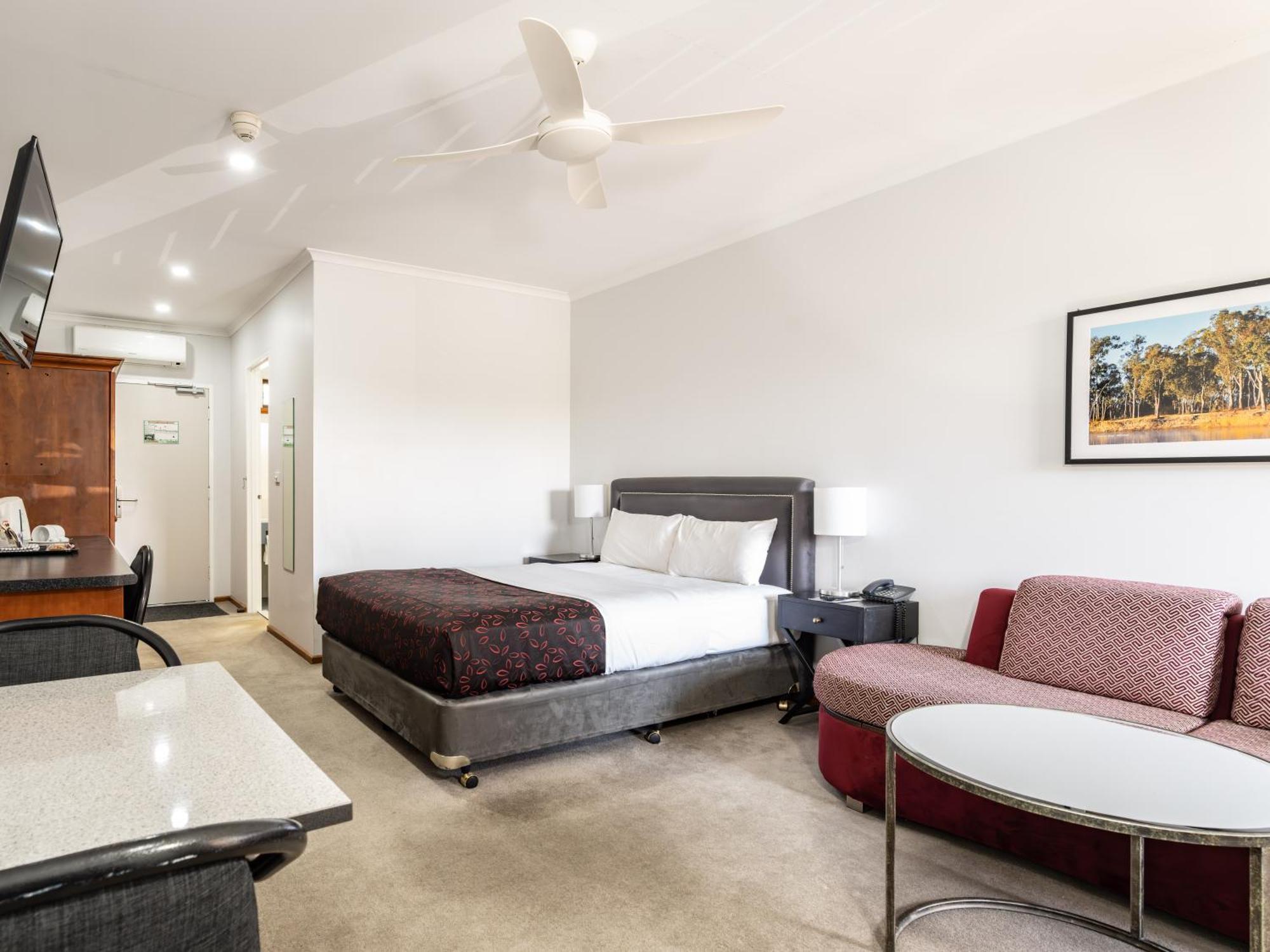 Hotel Renmark Bagian luar foto