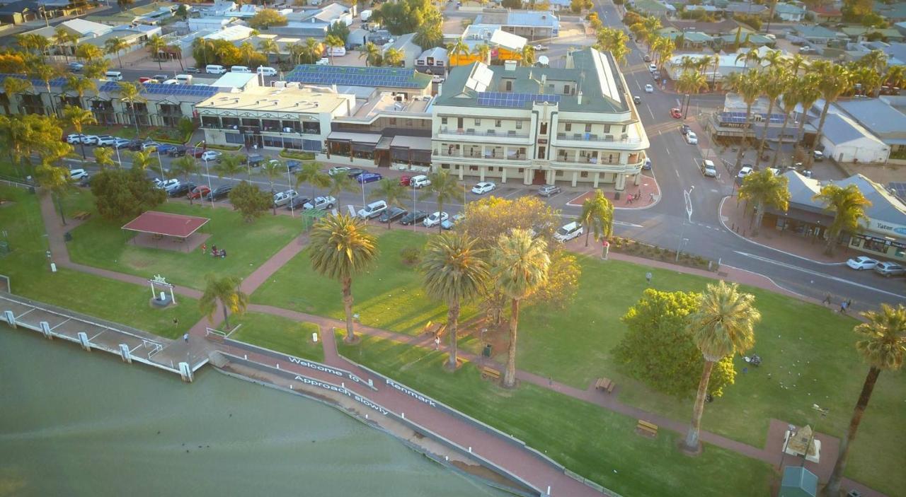 Hotel Renmark Bagian luar foto