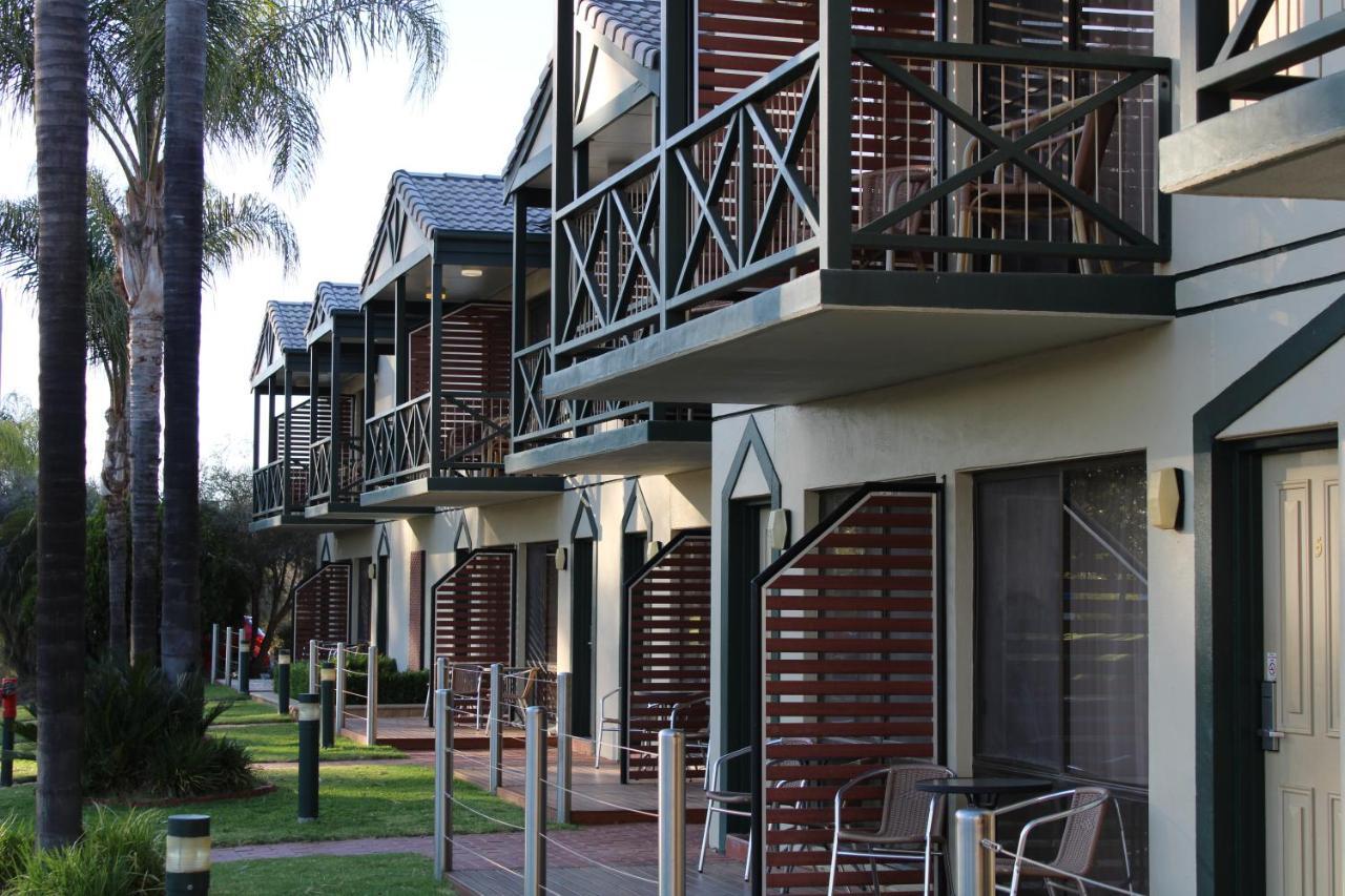 Hotel Renmark Bagian luar foto